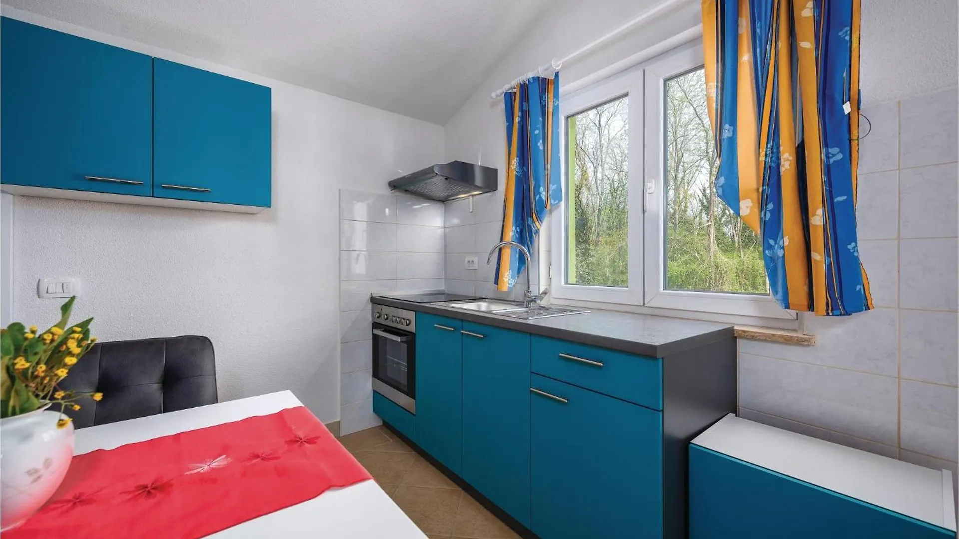 2 Bedroom Gorgeous Home In Sv,Lovrec Jakici